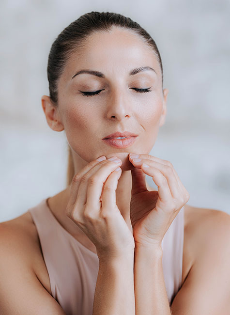 MASÁŽNÍ RITUÁLY BUKÁLNÍ, FACELIFT nebo KOBIDO 90 MIN MASÁŽNÍ RITUÁLY BUKÁLNÍ, FACELIFT nebo KOBIDO 90 MIN