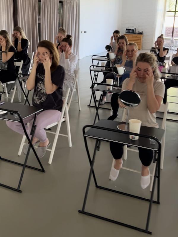 MAKE.ME.UP Beauty Academy - FACE & YOGA BEAUTY RETREAT  - 5