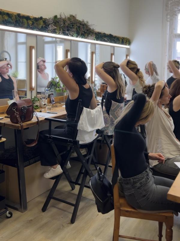 MAKE.ME.UP Beauty Academy - PROFESIONÁLNÍ KURZ FACE YOGY - 4